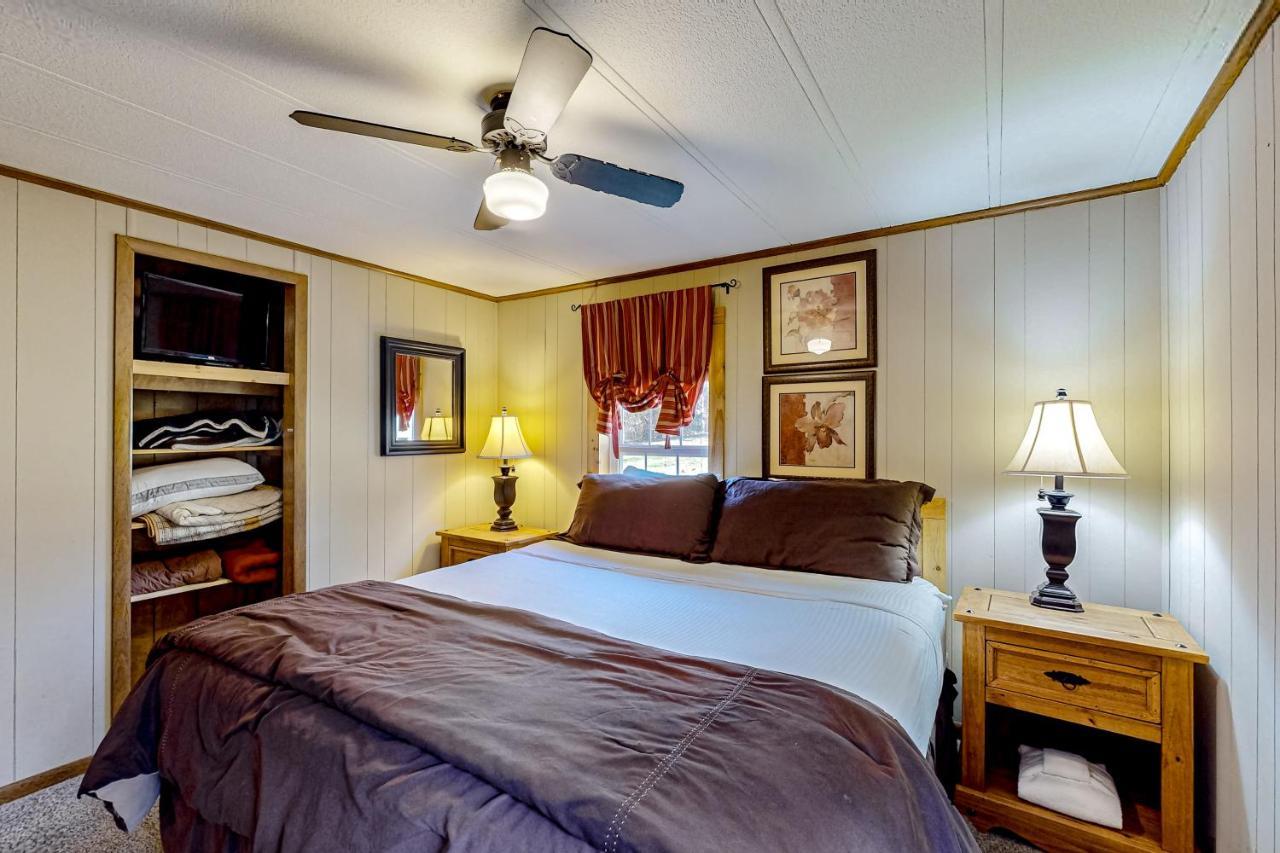 Pine Woods Cabin McHenry Eksteriør billede