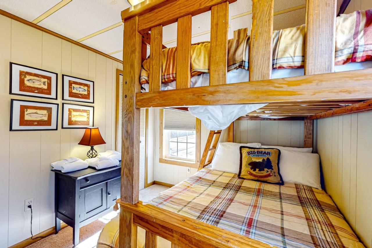 Pine Woods Cabin McHenry Eksteriør billede