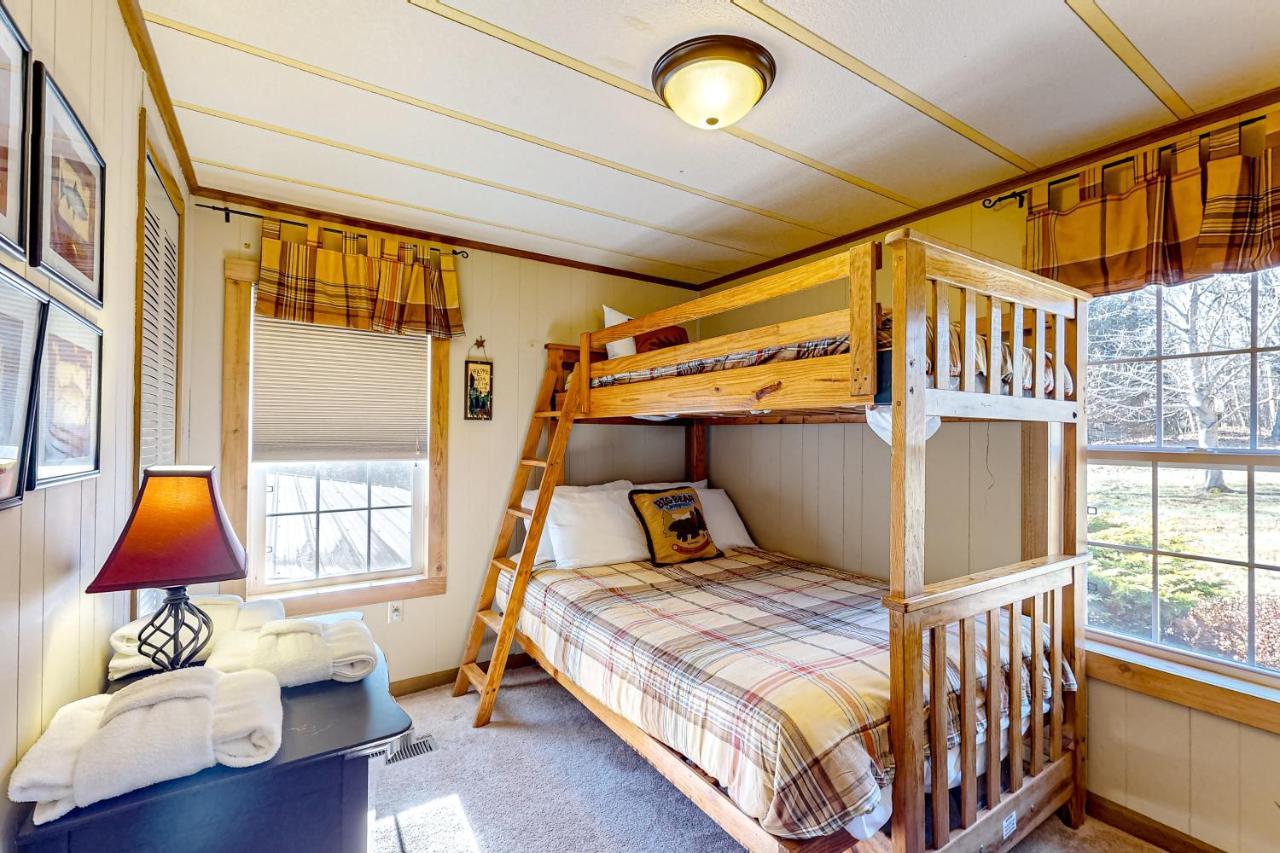 Pine Woods Cabin McHenry Eksteriør billede